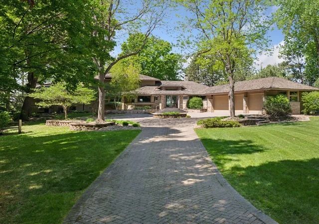 4th image of 28235 Boulder Cir, Excelsior, MN 55331 | MLS# 7104458
