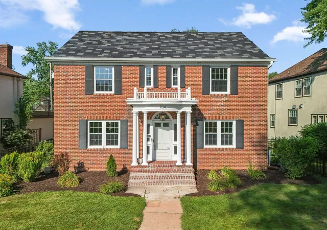Photo 2 of Sale Pending at 704 E Minnehaha Pkwy, Minneapolis, MN 55417 | MLS# 7104459 | Listing updated on 2026-09-01
