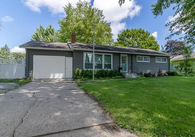 Homes for sale in Owatonna, MN | 234 15th St Sw, Owatonna, MN 55060 | MLS# 7104473