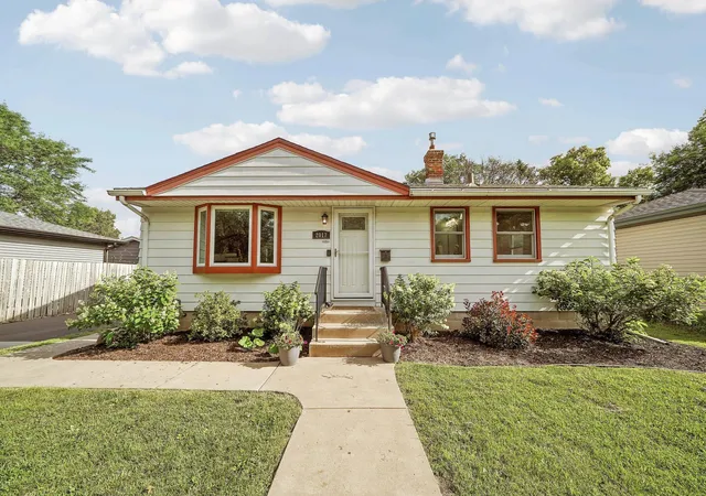 1st image of 2017 Villard Ave, Saint Paul, MN 55116 | MLS# 7104495