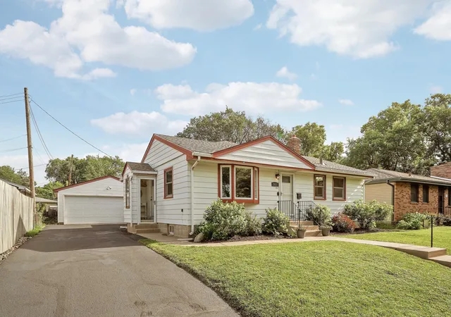 3rd image of 2017 Villard Ave, Saint Paul, MN 55116 | MLS# 7104495