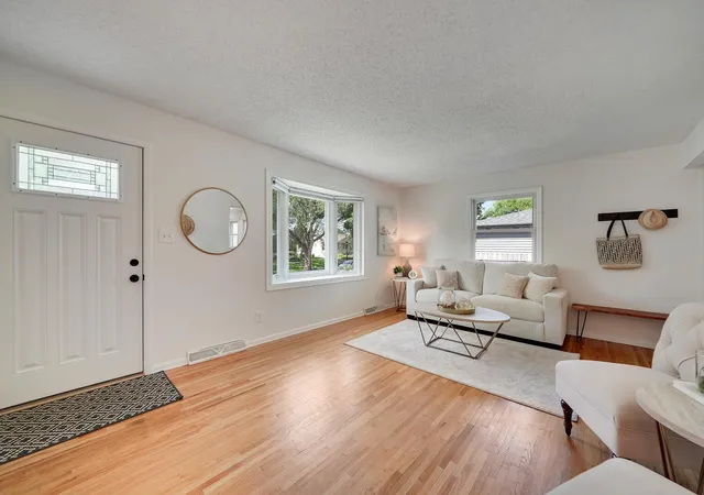 5th image of 2017 Villard Ave, Saint Paul, MN 55116 | MLS# 7104495
