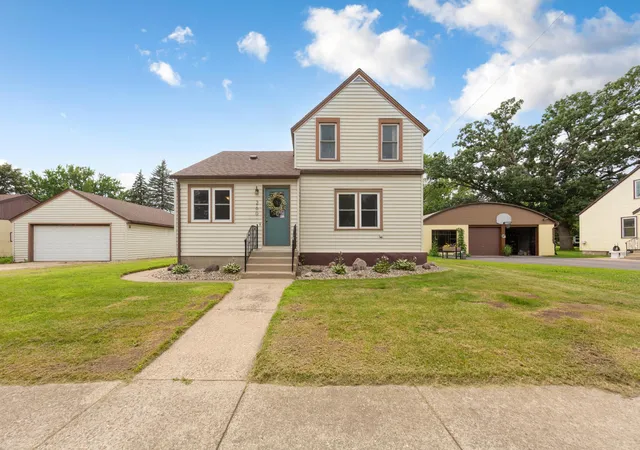 1st image of 260 N Cordova Ave, Le Center, MN 56057 | MLS# 7104503