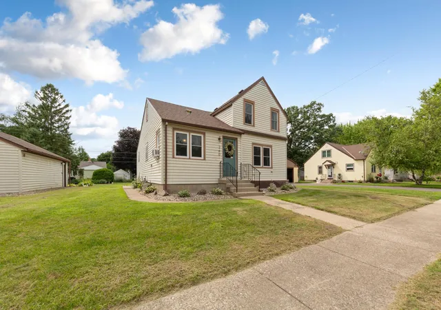 2nd image of 260 N Cordova Ave, Le Center, MN 56057 | MLS# 7104503