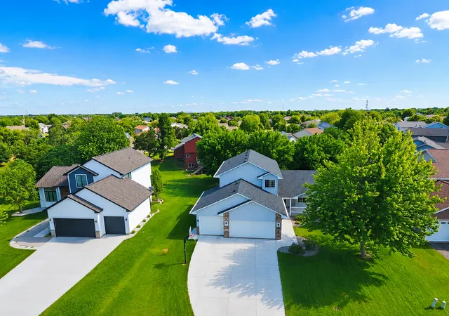 2nd image of 3529 Rose Ct N, Brooklyn Park, MN 55443 | MLS# 7104522