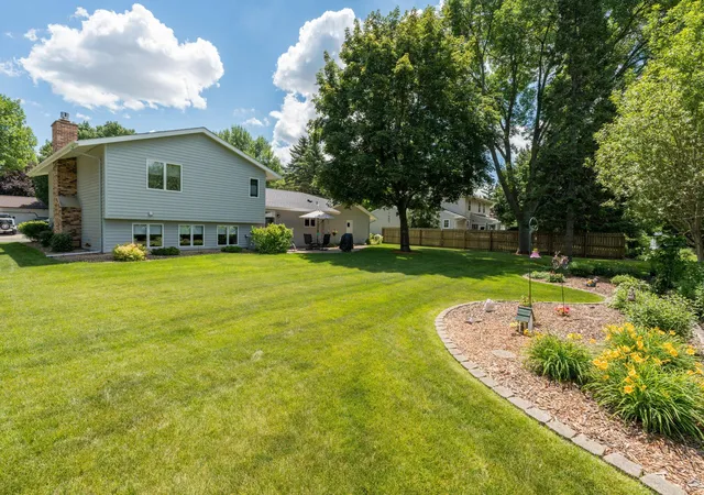 Homes for sale in Mankato, MN | 1028 Shady Oak Dr, Mankato, MN 56003 | MLS# 7104539