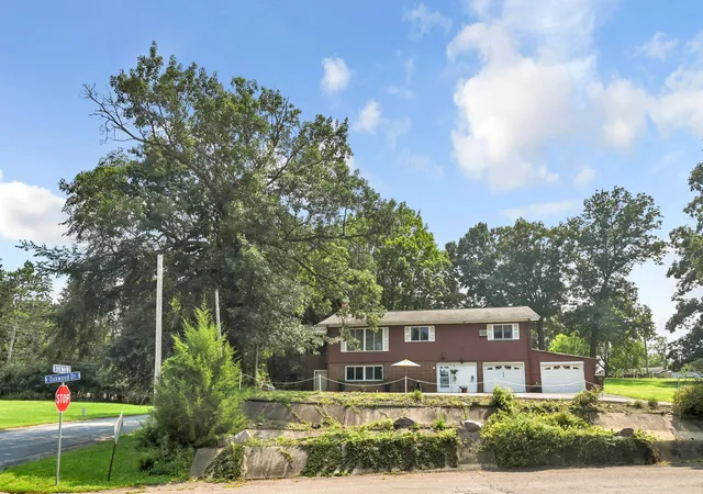 Photo 2 of Single family home for sale at 405 Oakwood Dr, Durand, WI 54736 | MLS# 7104570 | Listing updated on 2026-08-15
