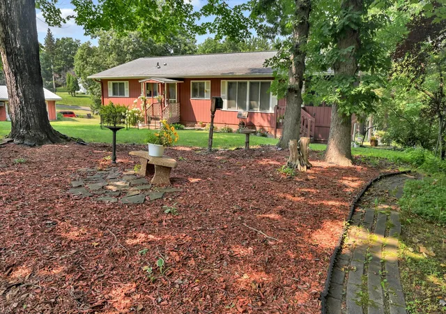 Photo 4 of Single family home for sale at 405 Oakwood Dr, Durand, WI 54736 | MLS# 7104570 | Listing updated on 2026-08-15