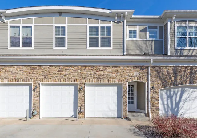1st image of 17830 Valley Cove Ct, Wayzata, MN 55391 | MLS# 7104576