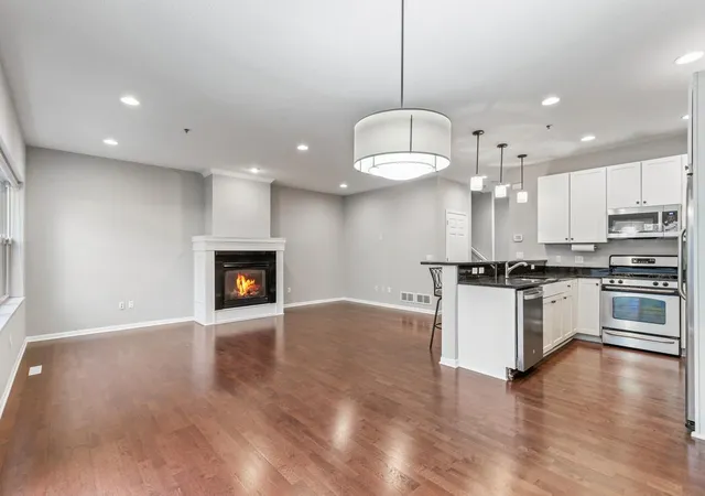 2nd image of 17830 Valley Cove Ct, Wayzata, MN 55391 | MLS# 7104576