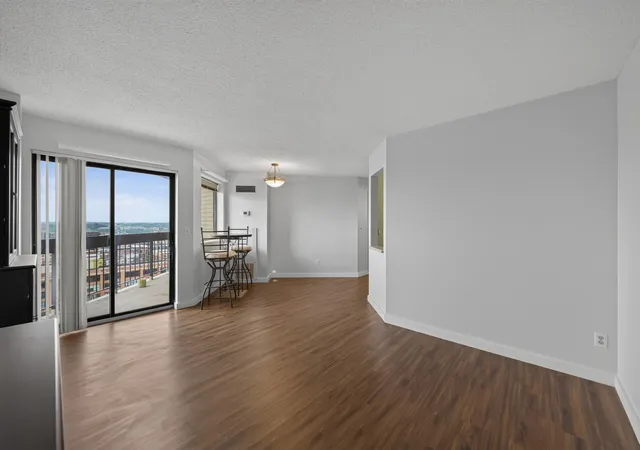 2nd image of 78 10Th St E #1909, Saint Paul, MN 55101 | MLS# 7104585