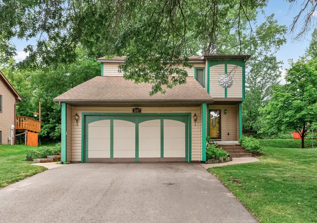 Homes for sale in Little Canada, MN | 2697 Jessica Ct, Little Canada, MN 55117 | MLS# 7104592