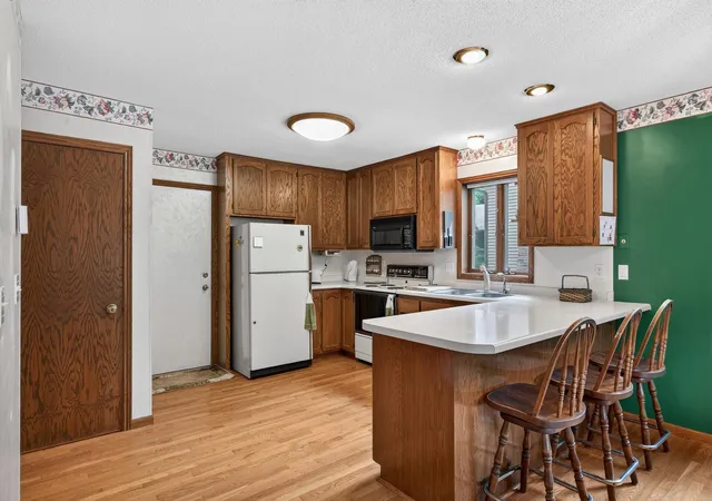 Homes for sale in Little Canada, MN | 2697 Jessica Ct, Little Canada, MN 55117 | MLS# 7104592