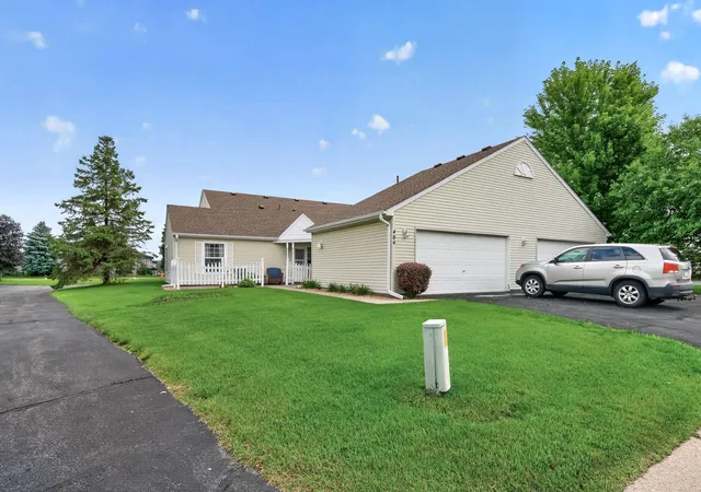 Homes for sale in Shakopee, MN | 404 Sarazin St, Shakopee, MN 55379 | MLS# 7104643