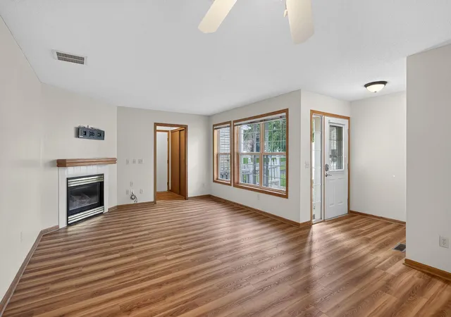5th image of 404 Sarazin St, Shakopee, MN 55379 | MLS# 7104643