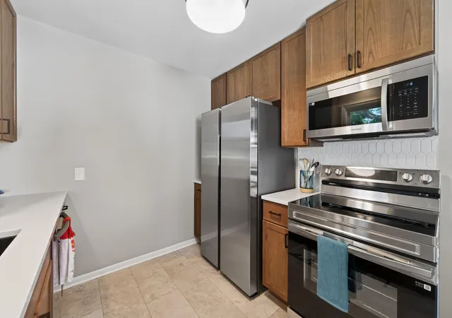 5th image of 2075 Hawthorne Ave E, Saint Paul, MN 55119 | MLS# 7104651
