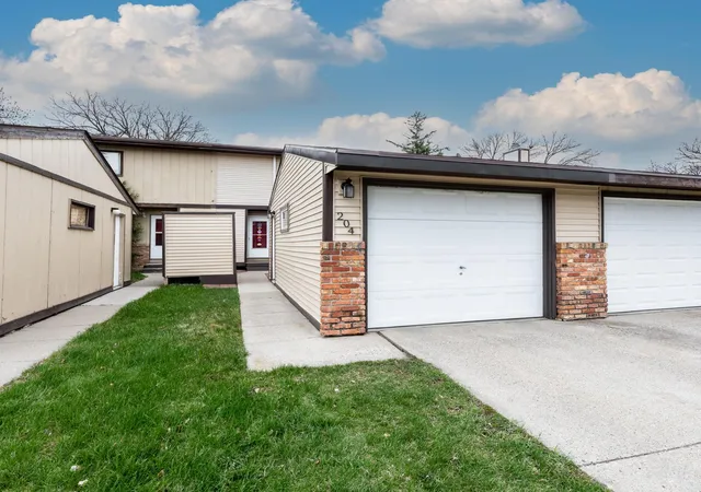 Homes for sale in West Fargo, ND | 204 5th St Nw, West Fargo, ND 58078 | MLS# 7104662