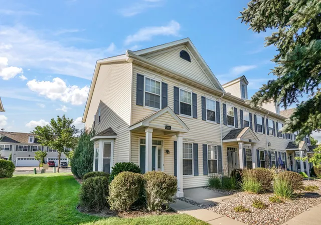 1st image of 1692 Liberty Cir, Shakopee, MN 55379 | MLS# 7104678