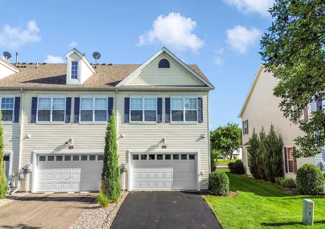 2nd image of 1692 Liberty Cir, Shakopee, MN 55379 | MLS# 7104678