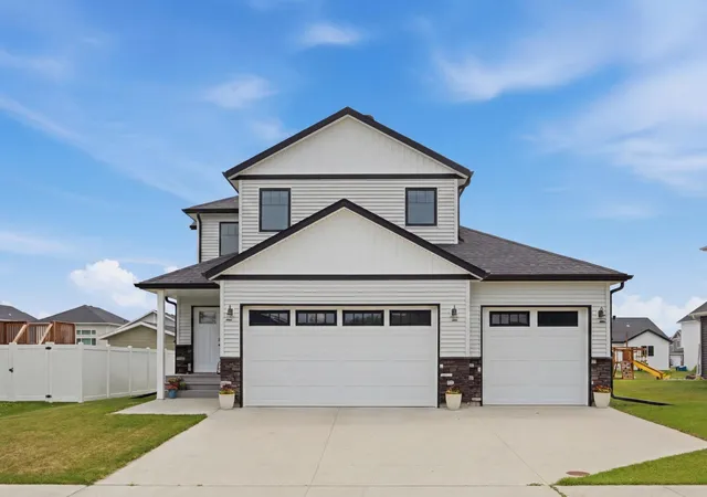 Homes for sale in Horace, ND | 504 6th St E, Horace, ND 58047 | MLS# 7104709
