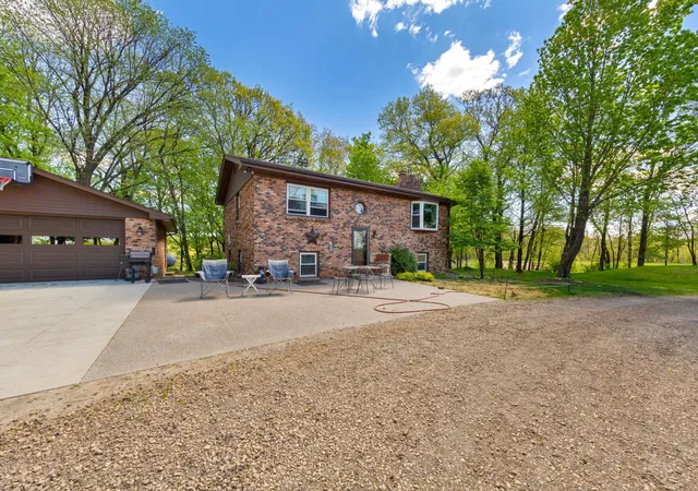 Homes for sale in Good Thunder, MN | 16244 560Th Ln, Good Thunder, MN 56037 | MLS# 7104712