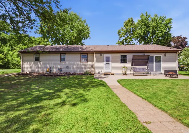 Homes for sale in Olivia, MN | 613 E Elm Ave, Olivia, MN 56277 | MLS# 7104721