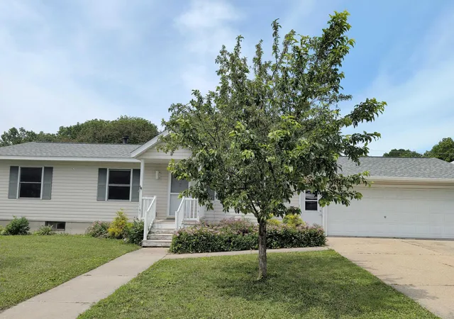 1st image of 707 N High St, Rushford, MN 55971 | MLS# 7104725