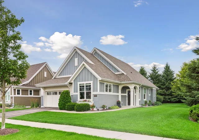 Photo 1 of Single family home for sale at 5010 Dale Ridge Rd, Saint Paul, MN 55129 | MLS# 7104745 | Listing updated on 2026-09-30