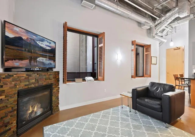 Photo 4 of Condo for sale at 601 Marquette Ave #604, Minneapolis, MN 55402 | MLS# 7104761 | Listing updated on 2026-09-30