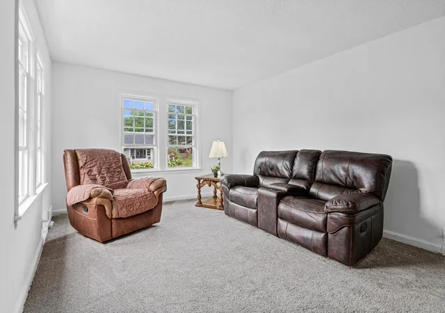 3rd image of 60 Grove St, Saint Paul, MN 55115 | MLS# 7104773