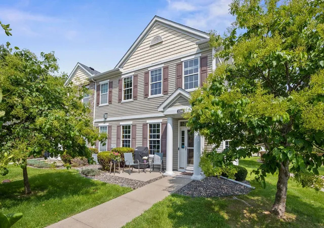 Photo 2 of Sale Pending at 1246 Chateau Ave #409, Saint Paul, MN 55109 | MLS# 7104783 | Listing updated on 2026-09-03