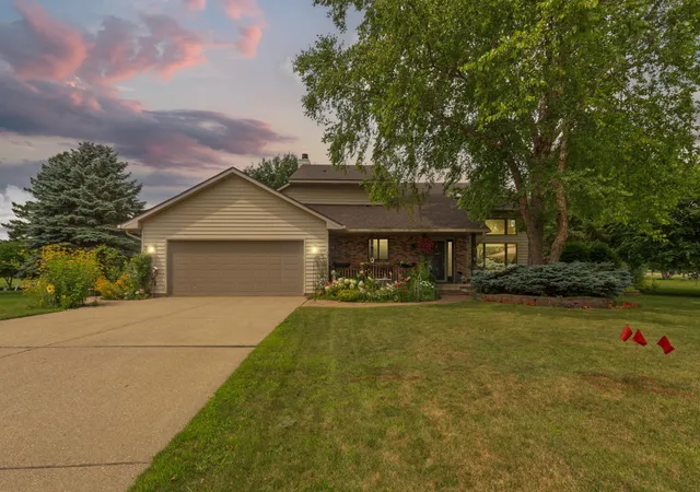 Photo 2 of Single family home for sale at 6 Greenhaven Bay, Faribault, MN 55021 | MLS# 7104791 | Listing updated on 2026-08-24