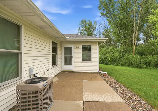 Homes for sale in Oakdale, MN | 3640 Gershwin Cir N, Oakdale, MN 55128 | MLS# 7104797