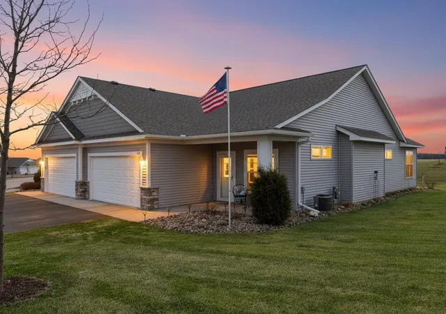 2nd image of 1232 Naser Wy, New Richmond, WI 54017 | MLS# 7104800
