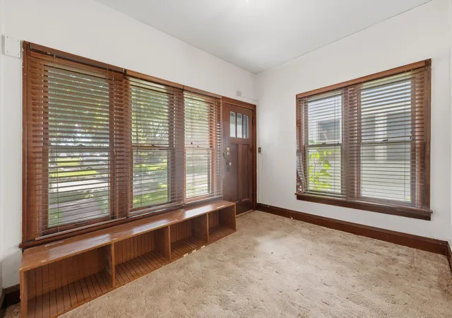 Listing Photo 4 - Condo for sale in building located at 921 27th Ave SE, Minneapolis, MN 55414