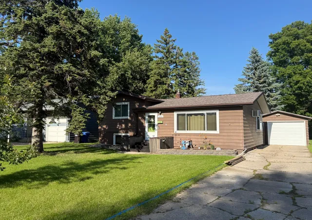 2nd image of 1153 Rossman Ave, Detroit Lakes, MN 56501 | MLS# 7104802