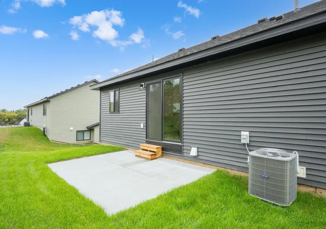 Photo 24 of Single family home for sale at 610 Mulligan Dr, Zumbrota, MN 55992 | MLS# 7104807 | Listing updated on 2026-10-06