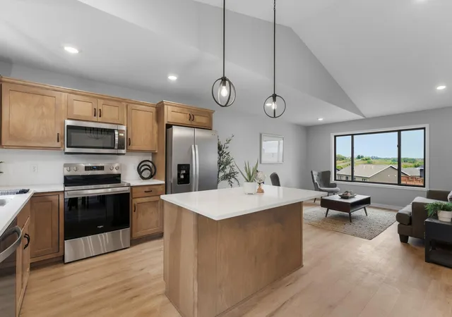 Photo 4 of Single family home for sale at 610 Mulligan Dr, Zumbrota, MN 55992 | MLS# 7104807 | Listing updated on 2026-10-06