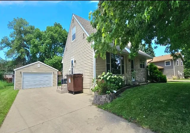 Homes for sale in Morris, MN | 20 Highland Dr, Morris, MN 56267 | MLS# 7104808