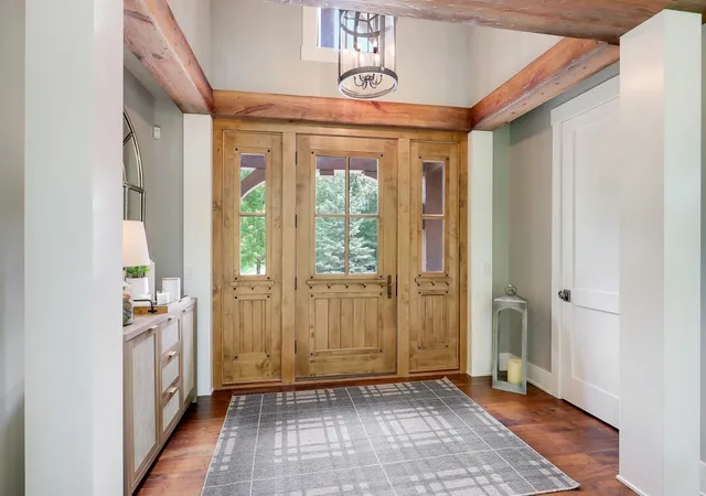 3rd image of 415 Carpenters Pt, Wayzata, MN 55391 | MLS# 7104822