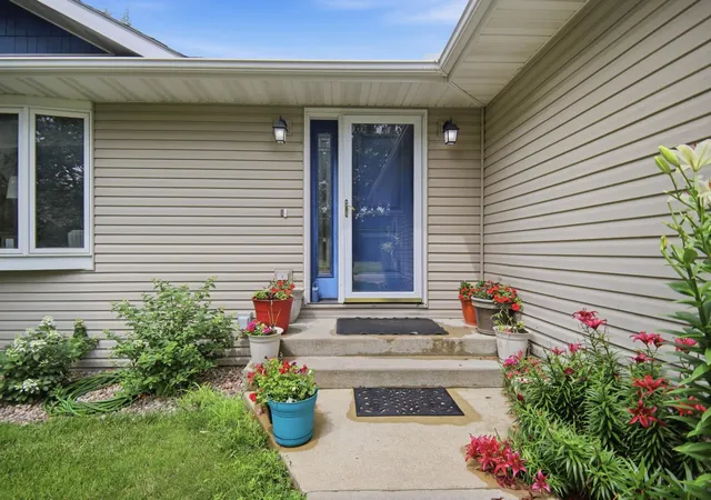 2nd image of 1600 26th St Sw, Austin, MN 55912 | MLS# 7104849