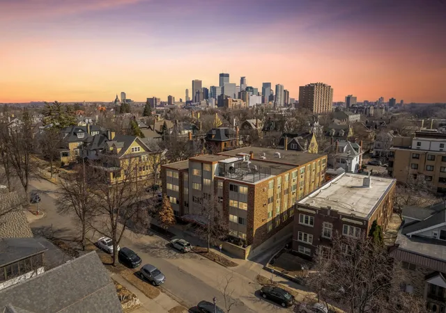 Homes for sale in Minneapolis, MN | 1901 Emerson Ave S #104, Minneapolis, MN 55403 | MLS# 7104852