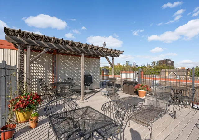 Homes for sale in Minneapolis, MN | 1901 Emerson Ave S #104, Minneapolis, MN 55403 | MLS# 7104852