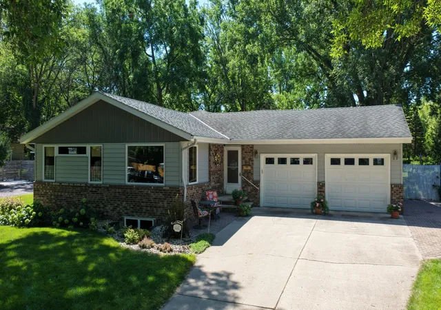 Photo 1 of Single family home for sale at 1601 Ella Ave Nw, Willmar, MN 56201 | MLS# 7104854 | Listing updated on 2026-09-22