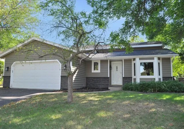 Photo 1 of Sale Pending at 1007 Briar Crk Rd, Saint Paul, MN 55123 | MLS# 7104880 | Listing updated on 2026-10-16