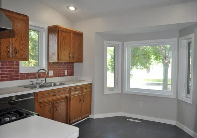 Photo 2 of Sale Pending at 1007 Briar Crk Rd, Saint Paul, MN 55123 | MLS# 7104880 | Listing updated on 2026-10-16
