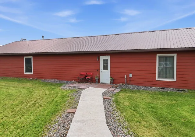 3rd image of 6222 County Road 130, Kettle River, MN 55757 | MLS# 7104916