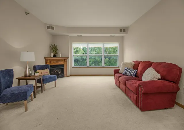 Homes for sale in Chanhassen, MN | 1341 Lake Dr W #B113, Chanhassen, MN 55317 | MLS# 7104917