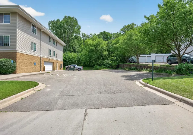 30th image of 1600 Arundel St #304, Saint Paul, MN 55117 | MLS# 7104922