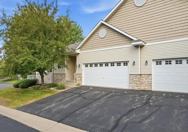 Photo 3 of Single family home for sale at 2641 Boulder Way, Burnsville, MN 55337 | MLS# 7104927 | Listing updated on 2026-10-13
